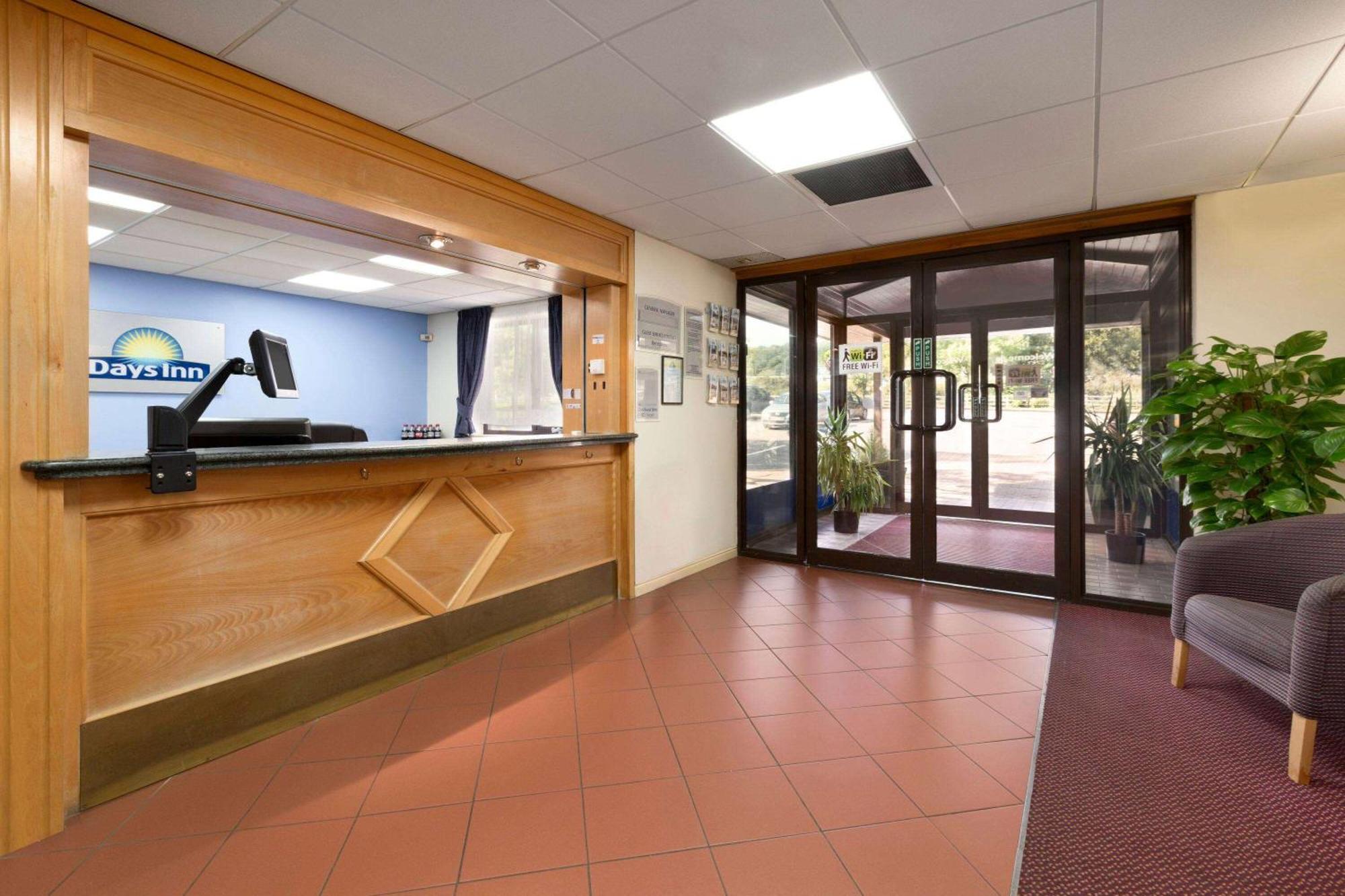Days Inn Southampton Rownhams Chilworth  Exterior photo